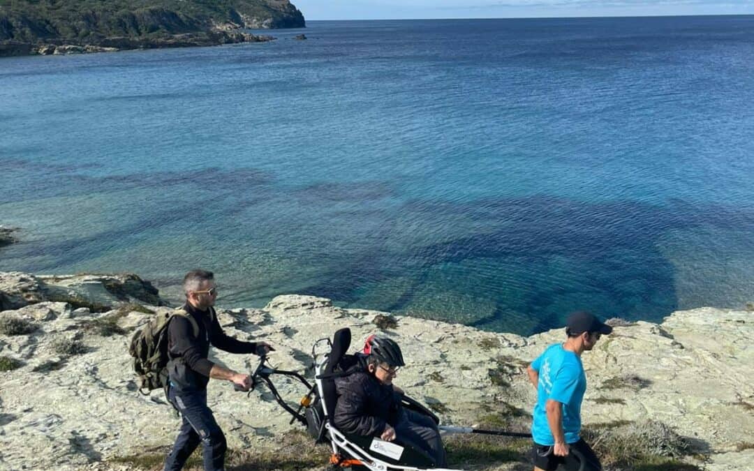 Randonnée accessible sur le sentier des douaniers du Cap Corse